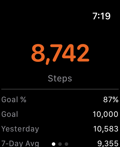 StepCard watch app: today's steps, goal percentage, yesterday and 7-day average